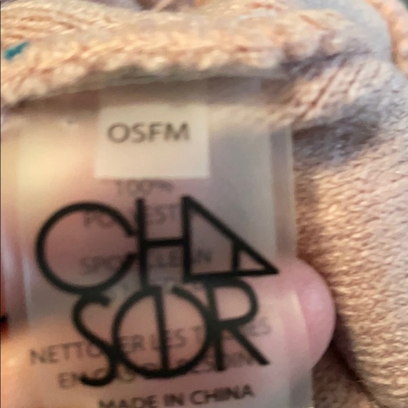 Chaser LOVE pink hearts Pom Pom winter hat - Picture 5 of 5